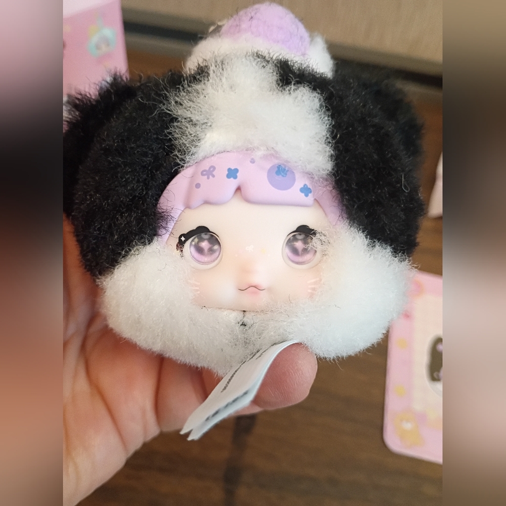 Nommi “Sweetness 100%" Blueberry Pie Mini Plush Pendant Toy - Picture 7 of 9